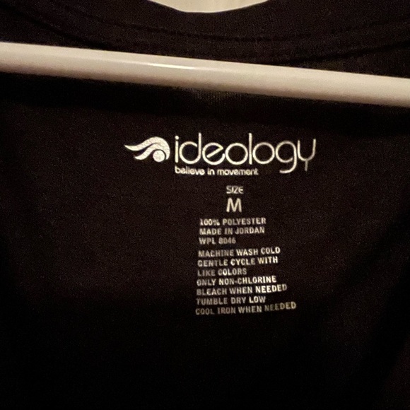 ⭐️ 3/$25 NWOT Ideology Athletic V-Neck Shirt - Picture 3 of 5